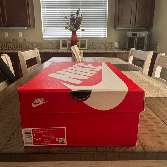 Nike Dunk SE Low “ Los Angeles “ - Picture 11 of 11